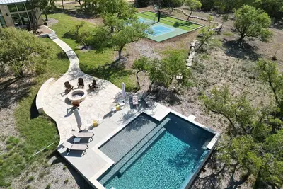 Ledgestone Ranch - Luxury Ranch - Pickleball - Bocce - Pool - Firepit