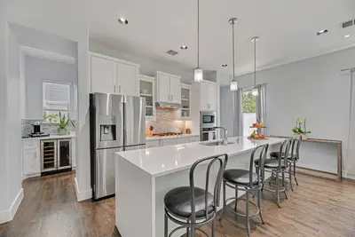 Image de \"Dallas View\" Spacious 3-bedroom townhome
