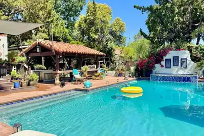 Image de Spanish Casita w/ Pool, Hot Tub & Garden Oasis