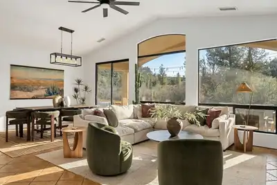 Image de Sedona Desert Retreat - Hot Tub, Arcade & Cathedral Views