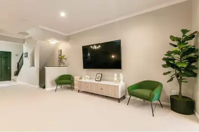 Image de The Brix on Penn of Charlotte, Designer Townhome