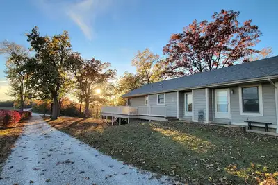 Image de Shepherd Homestead on 20+ Acres, Close to Everything