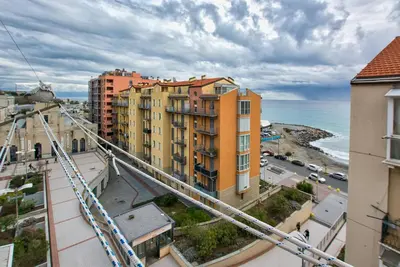 Image de Charmant appartement à Savone avec Wi-Fi