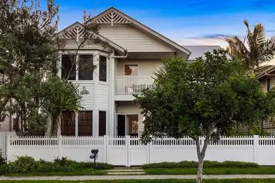 Image de La Mer in Marcoola - Luxury Hampton Style Beach House with Pool