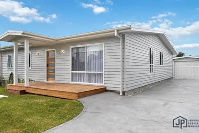 Image de Retraite élégante en bord de mer avec équipements luxueux