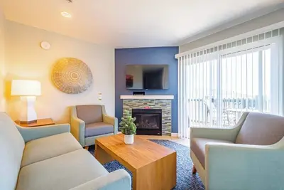 Image de 3x 2br Condos w/ Pool, Beach Access & Bonfires