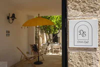 Image de Appartement « Dimora Egilò - Violet » avec terrasse privée, Wi-Fi et climatisation