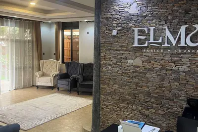 Image de Serene 9-bedroom hotel suites in welcoming Kampala neighborhood