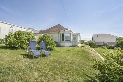 Image de Spacious Sea View Home in lovely Ogmore-by-Sea. Beach 1 min walk away.