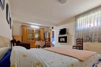 Image de Private Flatlet in a Villa with Pool - 6 Guests Max