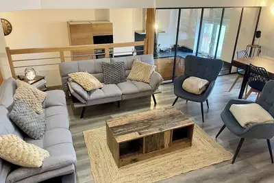 Image de Loft et maison \n16personnes\nTerrasse et jardin sauna extérieur mi-mars!