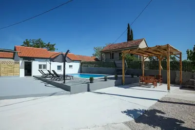 Image de Casa Mia with Pool in Sukošan