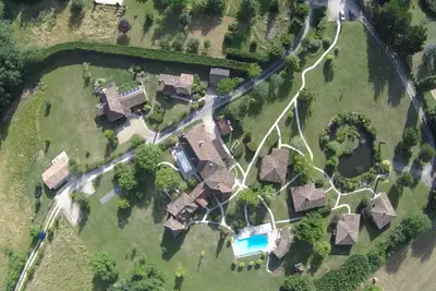 Image de Hameau du jardin Fleuri près de Bergerac – 10 gîtes, 40 couchages