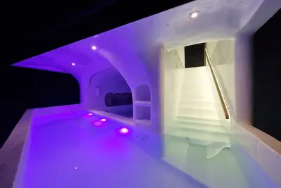 Image de Maranatha Grotto&Boutique. Glamorous Lodge & Cycladic Grotto-Type Hydro Spa