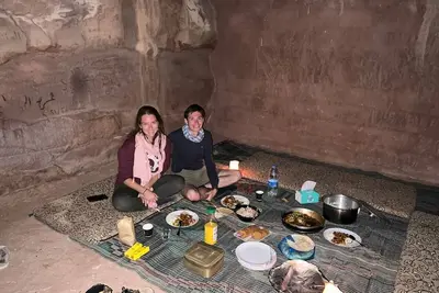 Image de Romantic cave under the stars