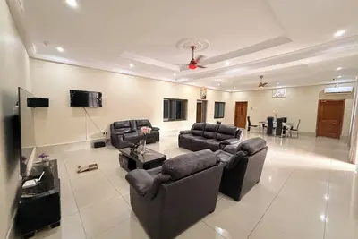 Image de The best 5bedroom house with Ac in a vibrant yet low key part of Accra.