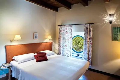 Image de Don Fabrizio 2/5 people in a historic villa near Naples Vesuvius Pompeii Caserta