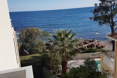 Image de Appartement 2 pièces avec grande terrasse vue mer + accès privé à la plage