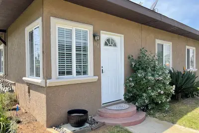 Image de Sunny 1-bedroom apartment with free parking in charming Carlsbad