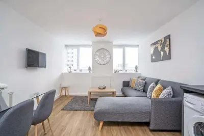 Image de Appartement-Salle de bain et douche-Vue ville-Apar