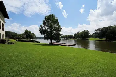 Image de Waterside Villa- 2br-2b in Cuscowilla