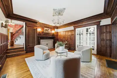 Image de Elegant Historic 5br Home for Groups Sleeps 11