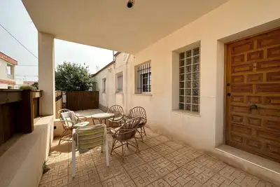 Image de 100m from Beach | Home Office & Winter Sun | Townhouse with Parking