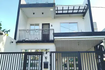 Image de A peaceful and modern space designed for rest and recharge Stunning sunrise view