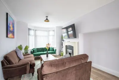 Image de Spacious 3-Bed Home Near Coventry Hospital, Free Parking, Quiet Area