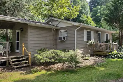 Image de Cozy 2-Bedroom Cottage in Beautiful Maggie Valley.