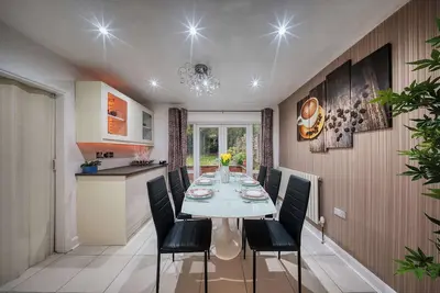 Image de Prime 3br Manchester Stay | Parking | Near Mri