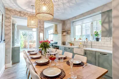 Image de Luxury 6 Bed BeachfrontHouse | Hot Tub