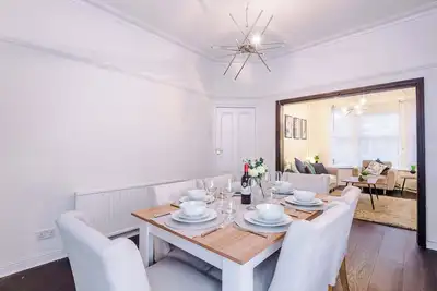 Image de Bright 3br Home | Manchester | Wi-Fi & Parking