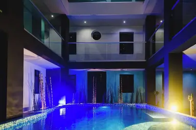 Image de Relax in Two Bright Fun Rooms Close to Culture, Food, and Fun Spots