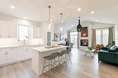 Image de Stunning Stay on Dunning Way - Kick back and relax in this calm, stylish space.