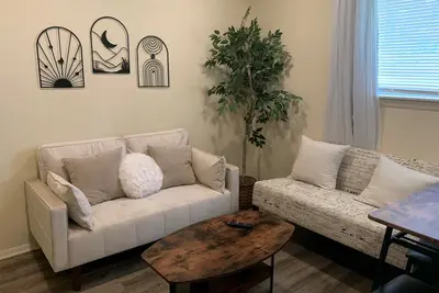 Cozy, private, pet friendly 2 bed home in Spring