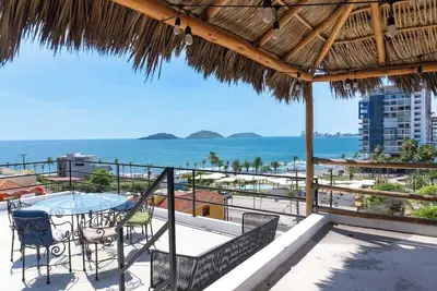 Image de Charming Loft Steps Away from Malecon & Olas Altas