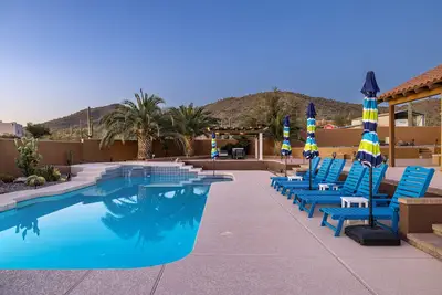 Image de Private Desert Retreat w/ Heated Pool + Spa • Mountain Views