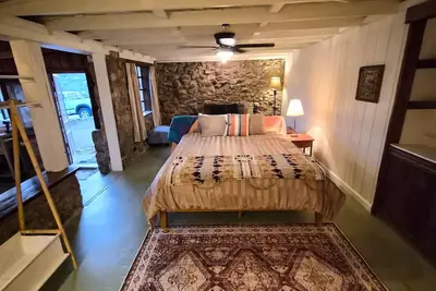 Charming and Cozy Stone Groundfloor Studio with Kitchen