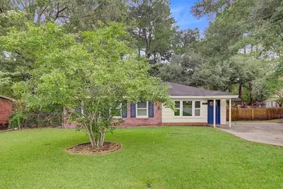Image de 4-Bedroom House Steps From Downtown Summerville with cool Ac