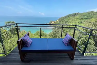 Image de A serene 3-bedroom villa with private beach and stunning views of China Sea
