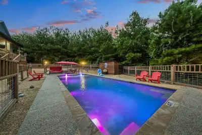 Image de Hochatown Cabin Private Pool Hot Tub Game Room