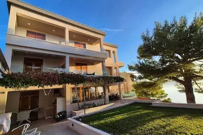 Image de Appartement d'une chambre prés de la plage Brela, Makarska (A-25095-c)