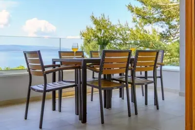 Image de Appartement de deux chambres prés de la plage Brela, Makarska (A-25095-d)