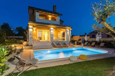 Image de Villa Mikela s predivnim pogledom (63713-K1) - Vizinada (Porec)