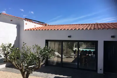 Image de Chambre 2 pers avec salle de bain et patio privés au centre de Garriguella