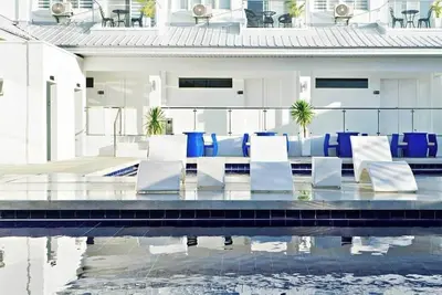 Image de Entire Santorini-inspired Hot Spring Villa in Los Baños - Good for 30 Persons