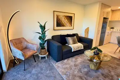 Image de Central City Townhouse with Balcony