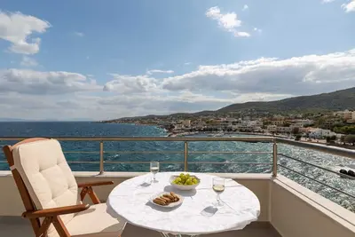 Image de Cruise on Land, Cottage