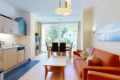 Image de Central yet quiet location. Two bedrooms and two WCs.